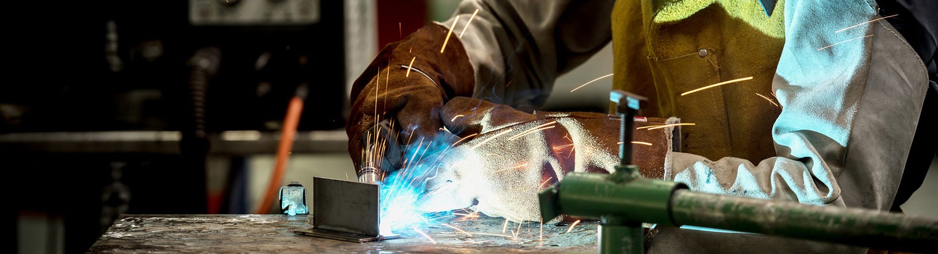 杏彩体育科技有限公司-数控折弯机产品展示